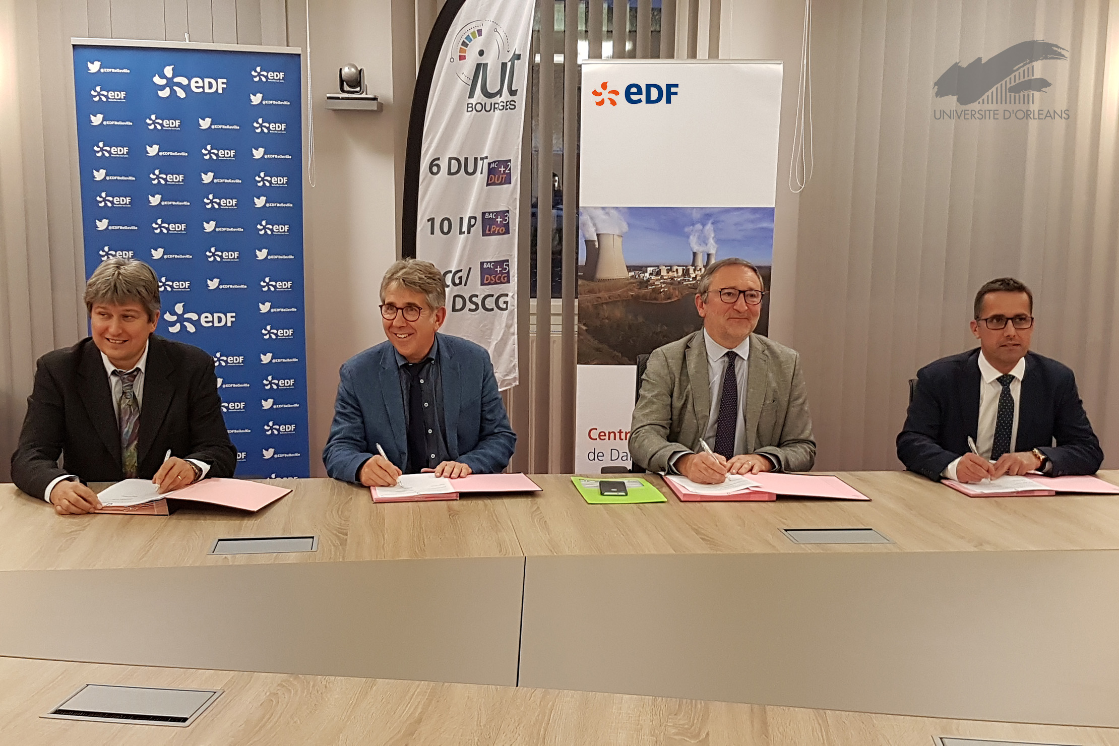 Signature officielle du partenariat EDF IUT Signature officielle du partenariat EDF IUT