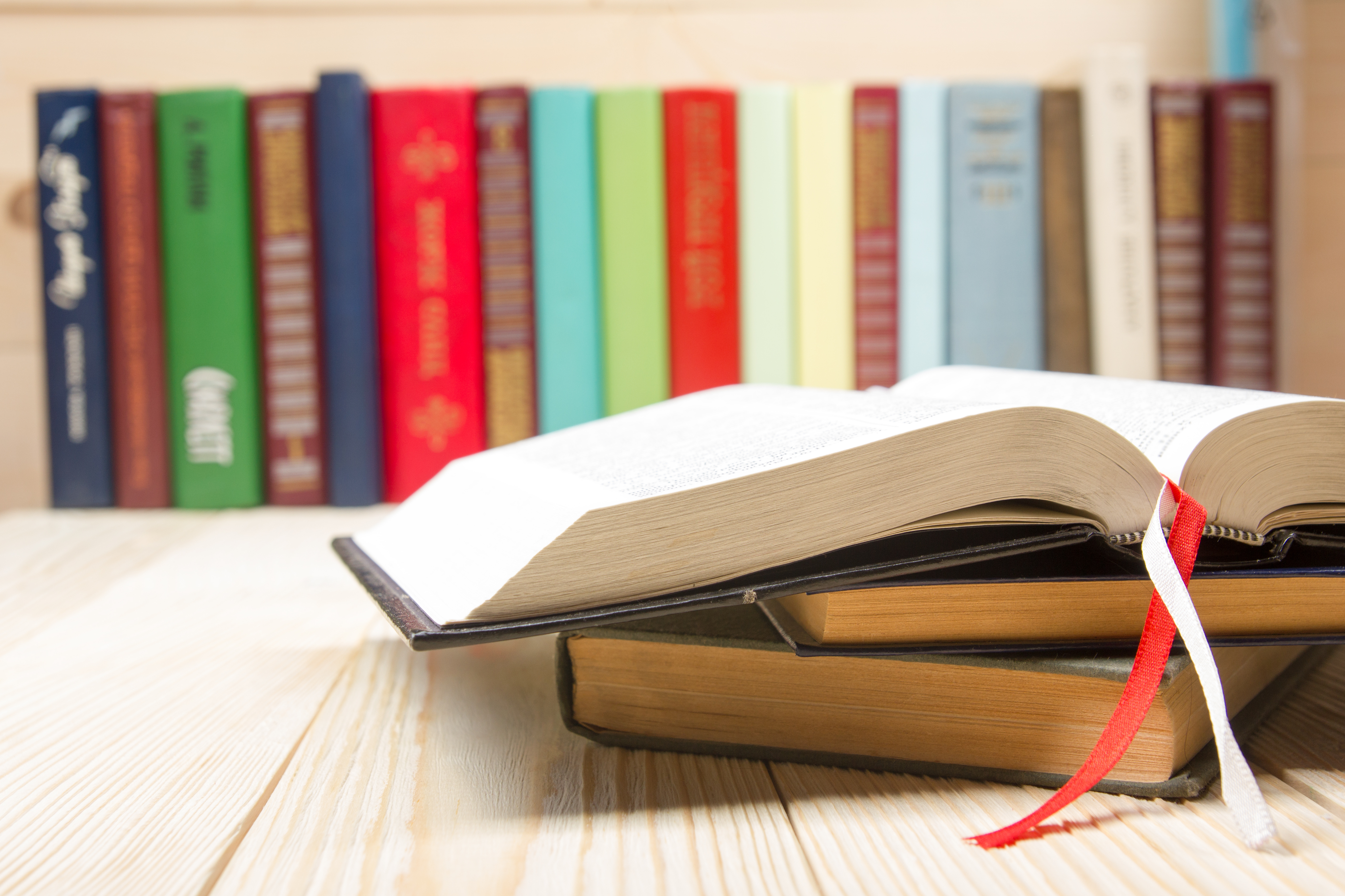 Licence de Lettres Livres ouverts dans une bibliothèque