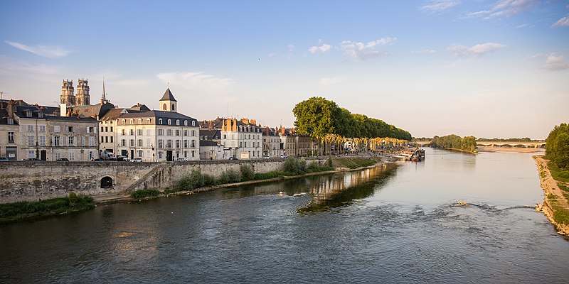 La loire à Orléans by Wikimédia