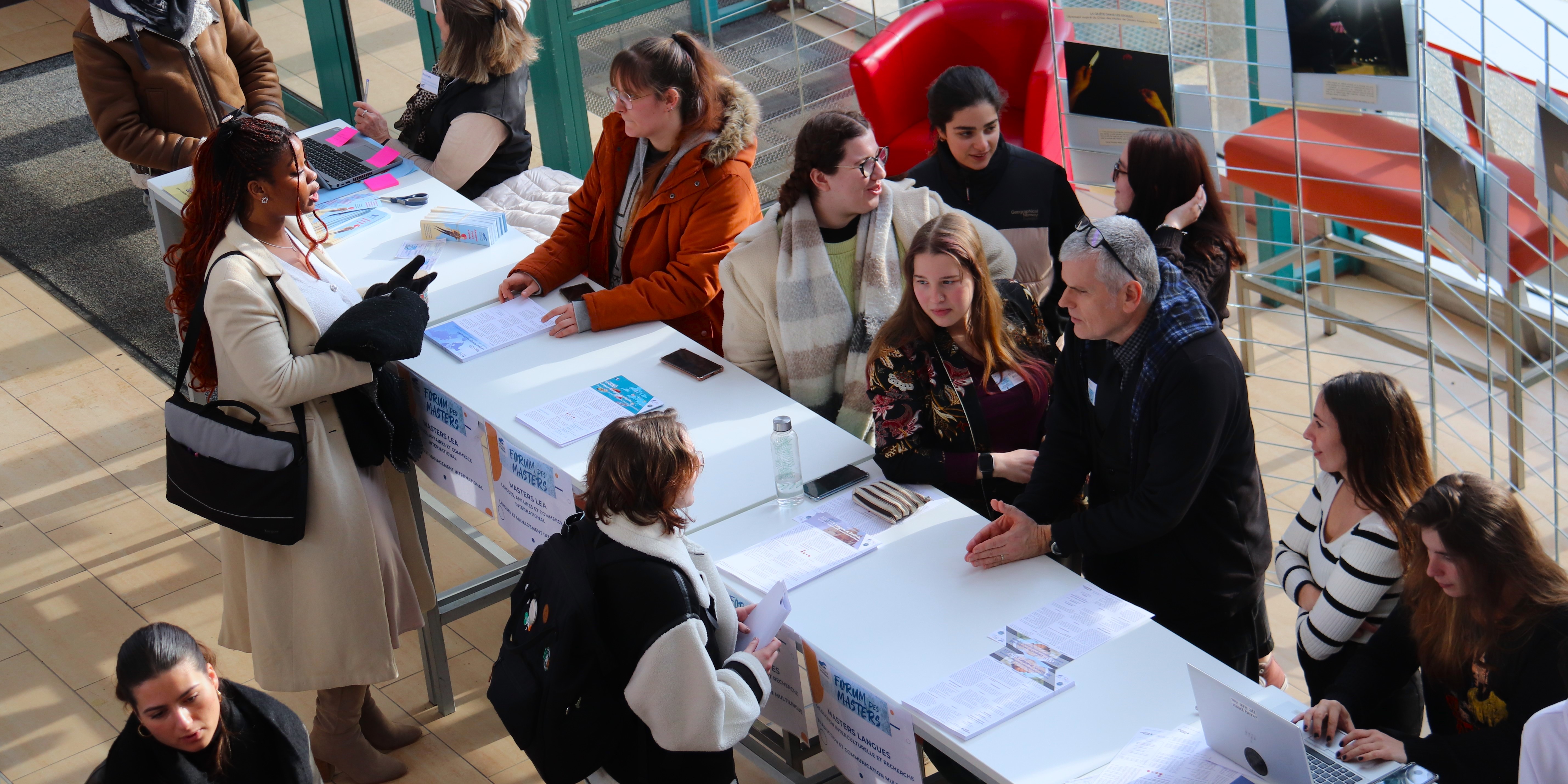 Etudiants lors du Forum des Masters 2023