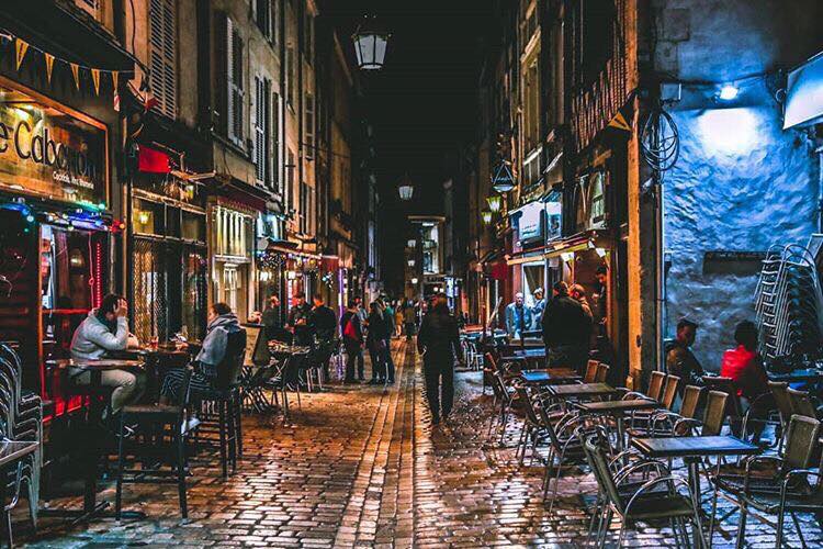 instagram.com/jpegsquad Rue de Bourgogne