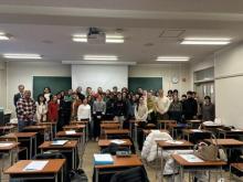 JapGEA en photo de classe avec des étudiants japonais