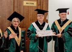 Le Pr Routier reçoit le titre de Docteur Honoris Causa