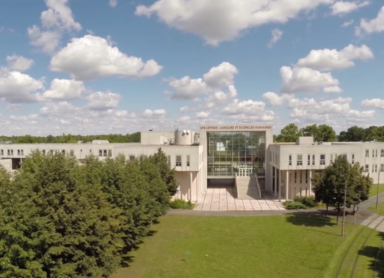 Vue de l'UFR prise par un drone