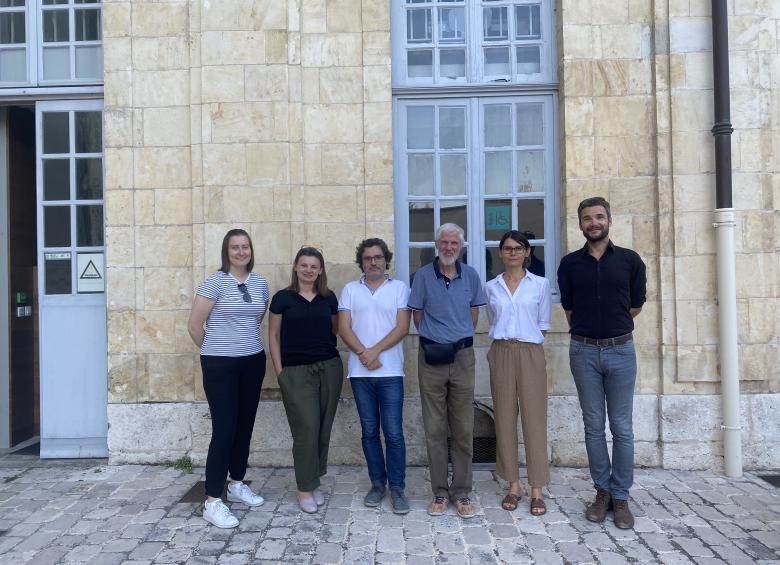 Photo de groupe de chercheurs ATHENA et de l'équipe ATHENA orléanaise