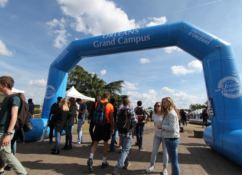 Visuel de l'arche un jour de Happy Campus Day