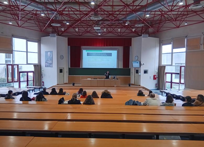 Conférence par le Docteur Hervé BCEQUET sur l'Odontologie