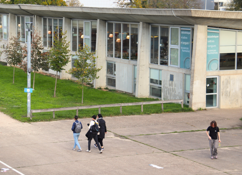 Extérieur de la BU LLSH