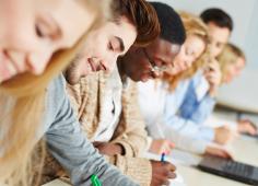 Étudiants studieux